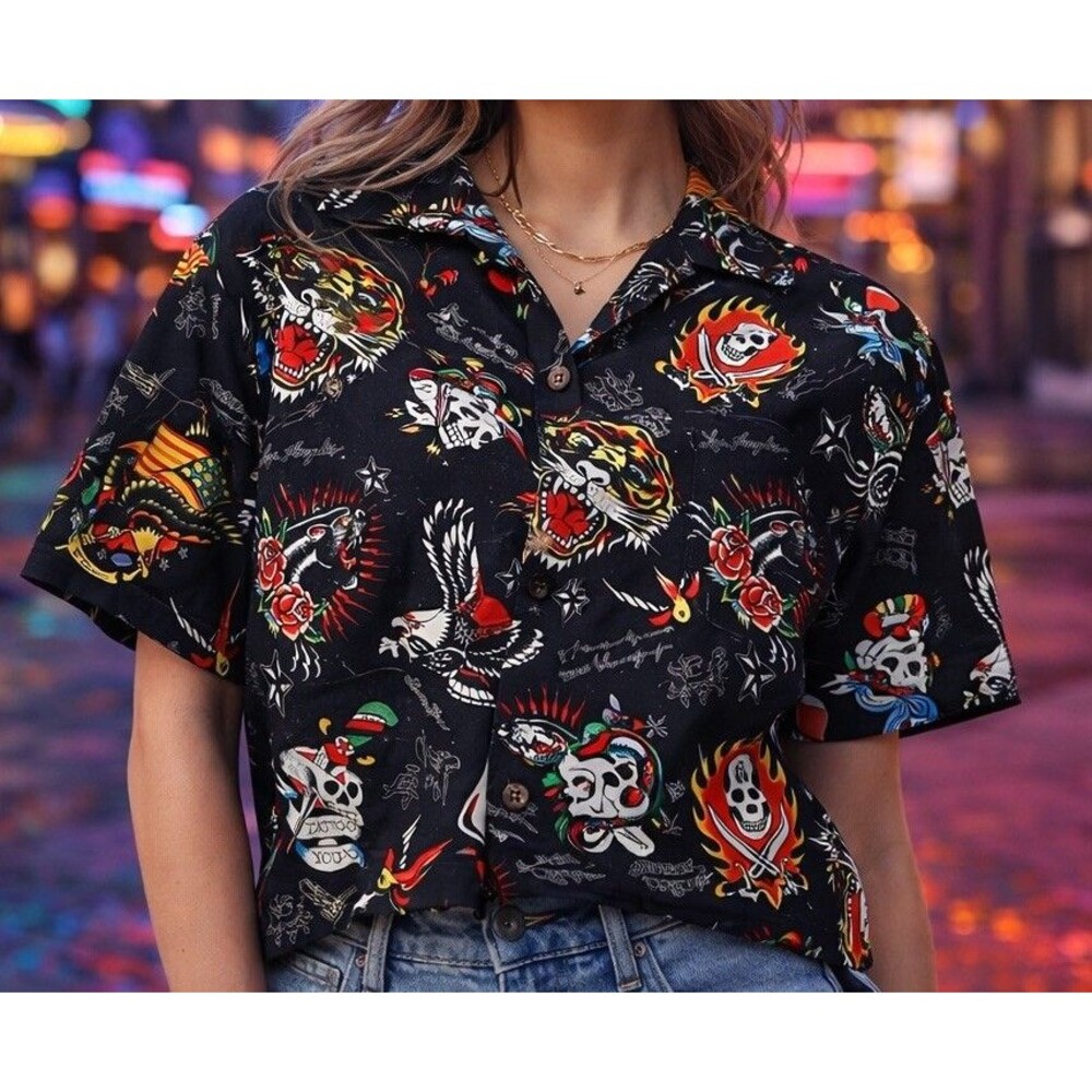 Ed Hardy Wearable Tattoo Art Ladies Crop Top Button Up Shirt Size Small